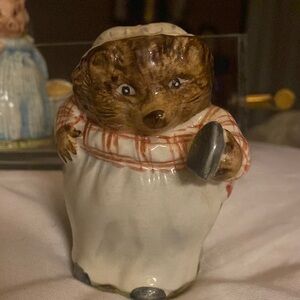 Beatrix Potter Mrs Tiggy-Winkle collectible figurine